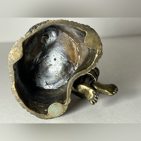 Adorable Bronze Figurine of Barefoot Boy Watermelon on a stump signed Schuber - Picture 8 of 10